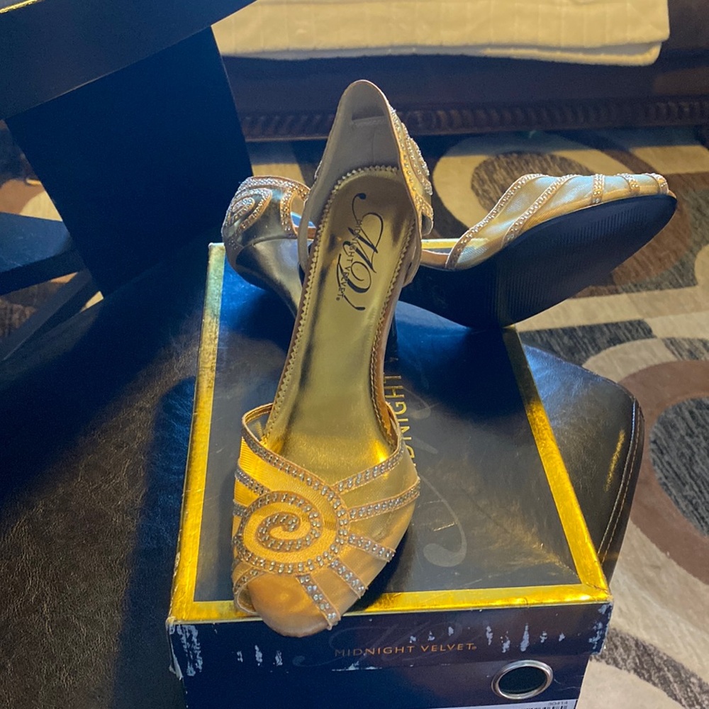 Midnight Velvet gold shoes size: 9 1/2